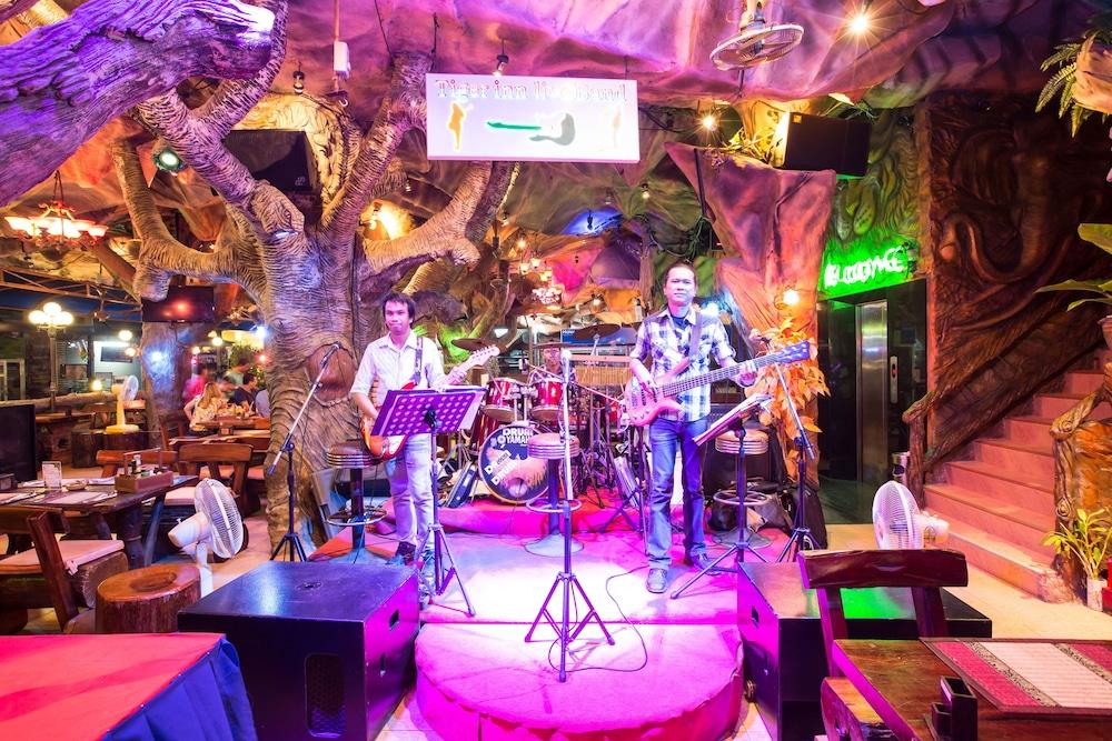 Tiger Inn Patong Екстер'єр фото