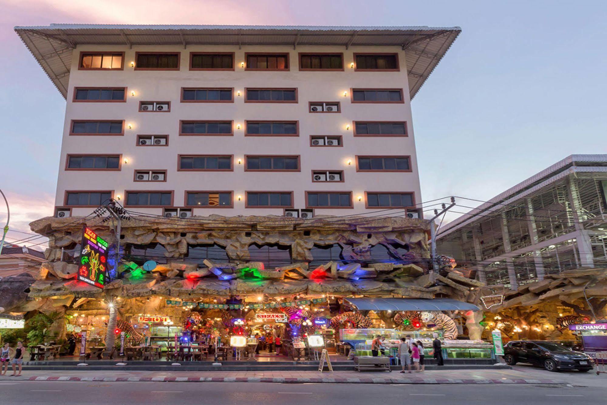 Tiger Inn Patong Екстер'єр фото